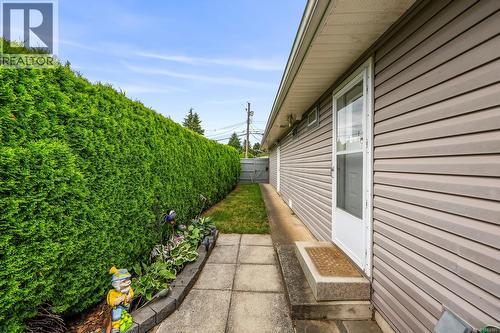 2233 6Th St E, Courtenay, BC - Outdoor With Exterior