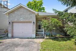 28 PEGLAR CRESCENT  Centre Wellington (Fergus), ON N1M 3T3