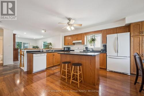 28 Peglar Crescent, Centre Wellington (Fergus), ON - Indoor Photo Showing Kitchen