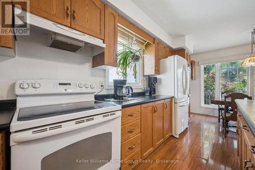 28 Peglar Crescent, Centre Wellington (Fergus), ON - Indoor Photo Showing Kitchen