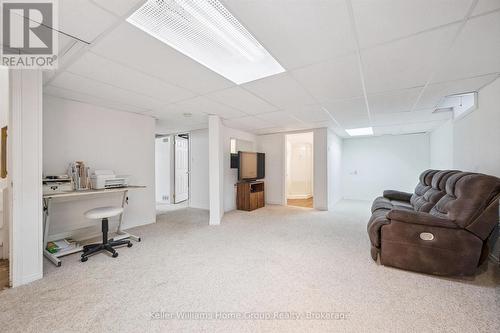 28 Peglar Crescent, Centre Wellington (Fergus), ON - Indoor