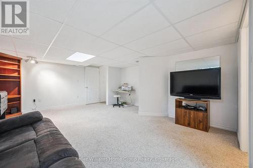 28 Peglar Crescent, Centre Wellington (Fergus), ON - Indoor