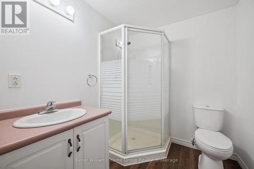 28 Peglar Crescent, Centre Wellington (Fergus), ON - Indoor Photo Showing Bathroom