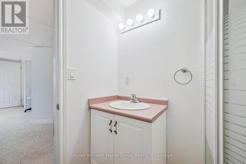 28 Peglar Crescent, Centre Wellington (Fergus), ON - Indoor Photo Showing Bathroom