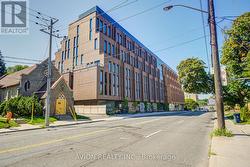 321 - 1720 BAYVIEW AVENUE Toronto, ON M4G 3C4