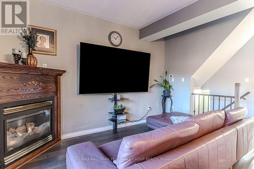 17 Bruce Crescent, Barrie, ON - Indoor Photo Showing Living Room With Fireplace
