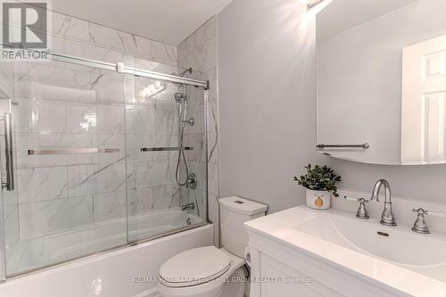 17 Bruce Crescent, Barrie, ON - Indoor Photo Showing Bathroom