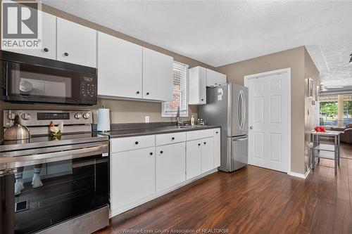 1075 Curry, Windsor, ON - Indoor Photo Showing Kitchen