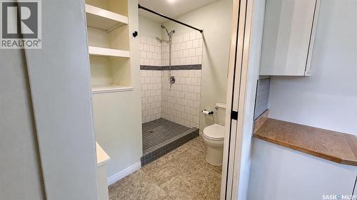 413 L Avenue N, Saskatoon, SK - Indoor Photo Showing Bathroom