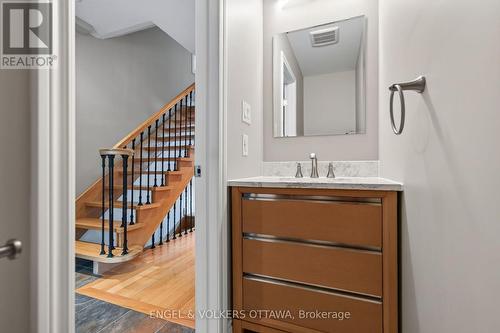 75 Ross Avenue, Ottawa, ON - Indoor Photo Showing Bathroom