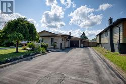 8086 PADDOCK TRAIL DRIVE Niagara Falls (Ascot), ON L2H 1X3