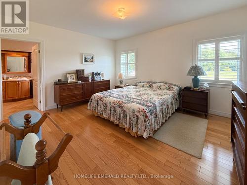 3175 3/4 Concession, Clearview, ON - Indoor Photo Showing Bedroom