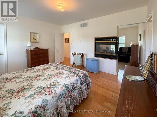 3175 3/4 Concession, Clearview, ON - Indoor Photo Showing Bedroom