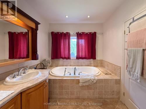 3175 3/4 Concession, Clearview, ON - Indoor Photo Showing Bathroom