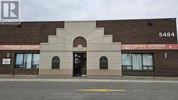 18 - 5484 TOMKEN ROAD  Mississauga, ON L4W 2Z6