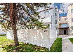 290 Lancaster TC NW  Edmonton, AB T5X 5T7