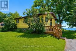 1525 CUNNINGHAM CRESCENT  Severn, ON L3V 7E1