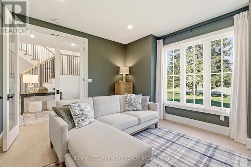 940 Gorton Avenue, Burlington, ON - Indoor Photo Showing Living Room