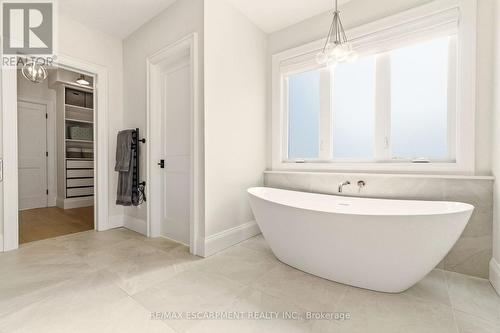 940 Gorton Avenue, Burlington, ON - Indoor Photo Showing Bathroom