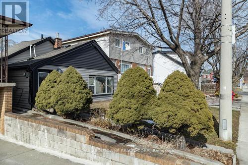 131 West Avenue N, Hamilton, ON - Outdoor