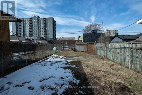 131 West Avenue N, Hamilton, ON - Outdoor