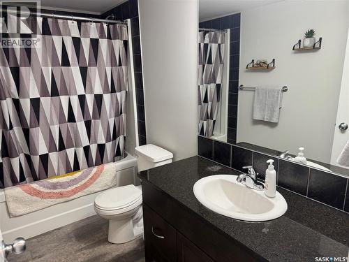 108 210 Rajput Way, Saskatoon, SK - Indoor Photo Showing Bathroom