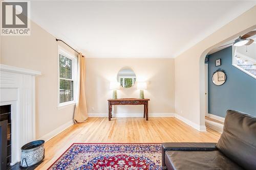 2784 Alexandra Ave, Windsor, ON - Indoor Photo Showing Living Room