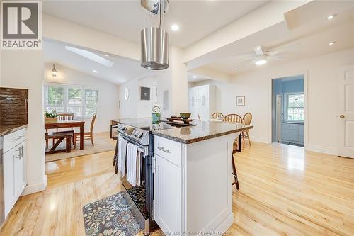 2784 Alexandra Ave, Windsor, ON - Indoor Photo Showing Kitchen With Upgraded Kitchen