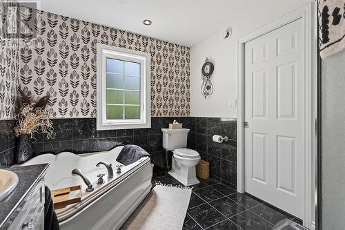 966 Fourth Lin E, Sault Ste. Marie, ON - Indoor Photo Showing Bathroom