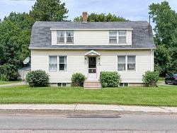 8 Falconwood Drive  Charlottetown, PE C1A 6B5