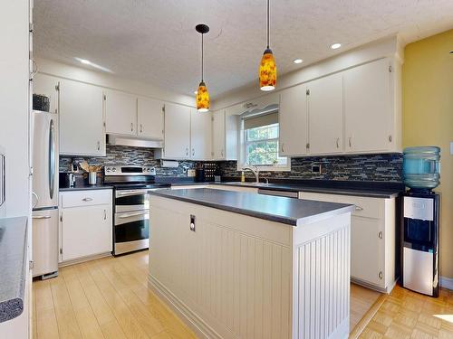 80 Apple Tree Lane, Kentville, NS - Indoor Photo Showing Kitchen With Upgraded Kitchen