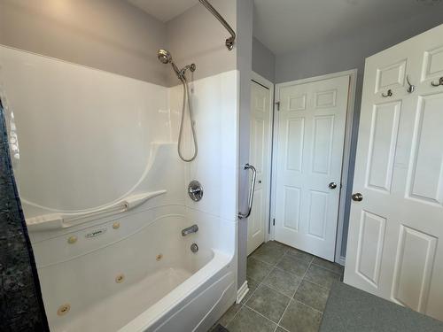 80 Apple Tree Lane, Kentville, NS - Indoor Photo Showing Bathroom