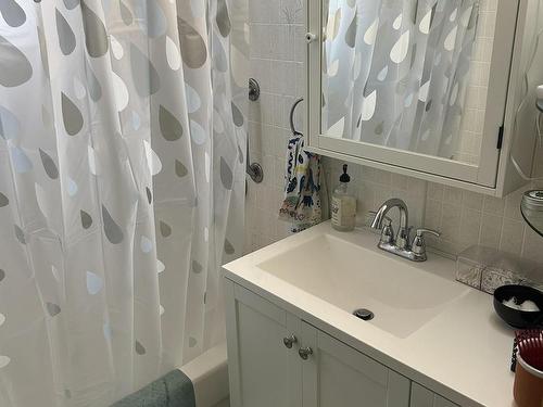 92 Coldspring Head Road, Amherst Shore, NS - Indoor Photo Showing Bathroom