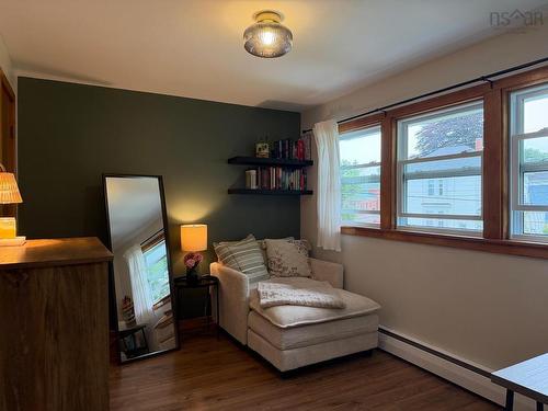7 Highland Avenue, Yarmouth, NS 