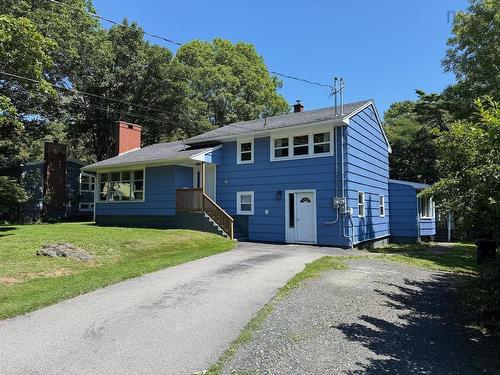7 Highland Avenue, Yarmouth, NS 