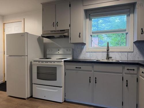 7 Highland Avenue, Yarmouth, NS 