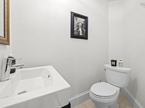 27 Sheffield Court, Fall River, NS - Indoor Photo Showing Bathroom
