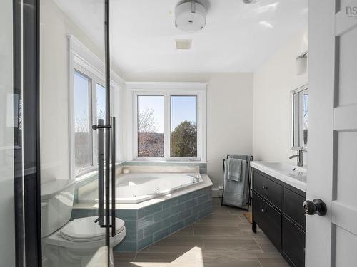 27 Sheffield Court, Fall River, NS - Indoor Photo Showing Bathroom