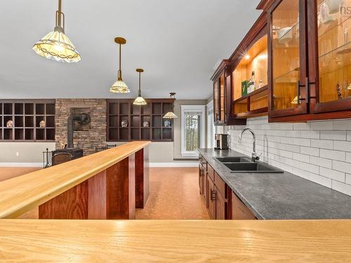 27 Sheffield Court, Fall River, NS - Indoor Photo Showing Kitchen With Double Sink