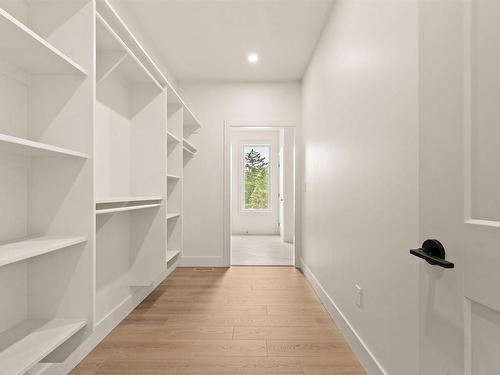 137 Parish Street, Fall River, NS - Indoor With Storage