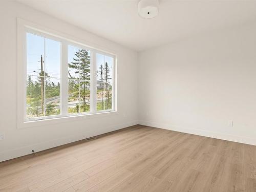 137 Parish Street, Fall River, NS - Indoor Photo Showing Other Room