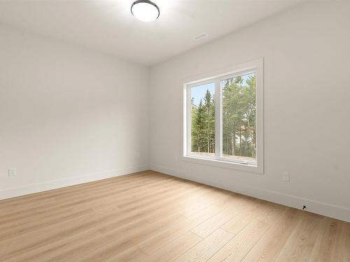 137 Parish Street, Fall River, NS - Indoor Photo Showing Other Room