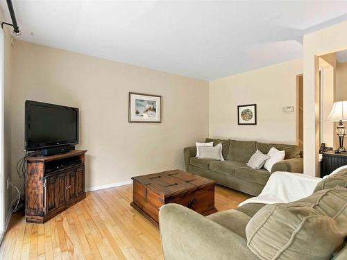 7 Forestside Crescent, Clayton Park, NS - Indoor Photo Showing Living Room