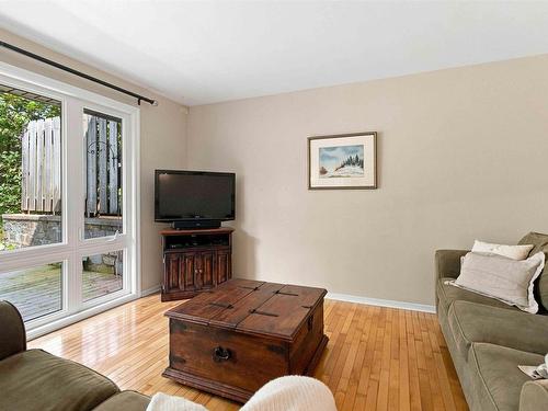 7 Forestside Crescent, Clayton Park, NS - Indoor Photo Showing Living Room