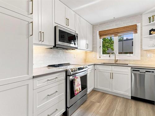 7 Forestside Crescent, Clayton Park, NS - Indoor Photo Showing Kitchen With Upgraded Kitchen