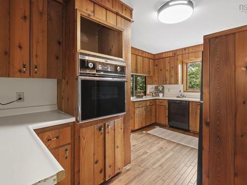 305 Rolling Hills Drive, Waverley, NS - Indoor Photo Showing Kitchen