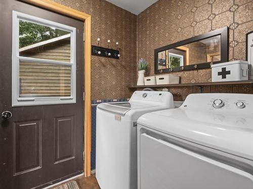 305 Rolling Hills Drive, Waverley, NS - Indoor Photo Showing Laundry Room