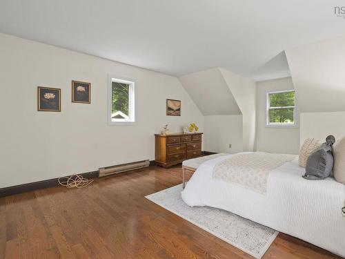305 Rolling Hills Drive, Waverley, NS - Indoor Photo Showing Bedroom