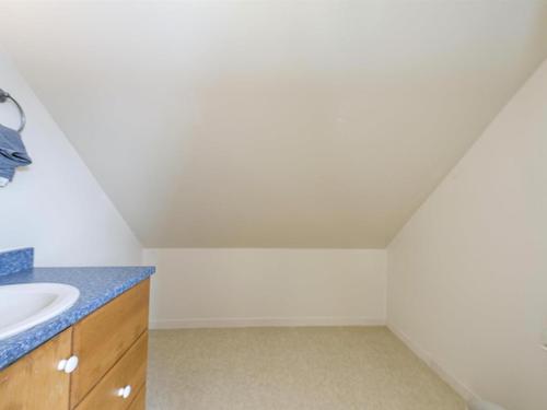 70 Hurricane Lane, Eastern Passage, NS - Indoor Photo Showing Bathroom