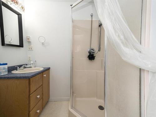 70 Hurricane Lane, Eastern Passage, NS - Indoor Photo Showing Bathroom